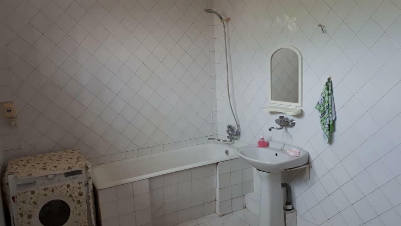 Luse Guest House Иджеван Екстериор снимка